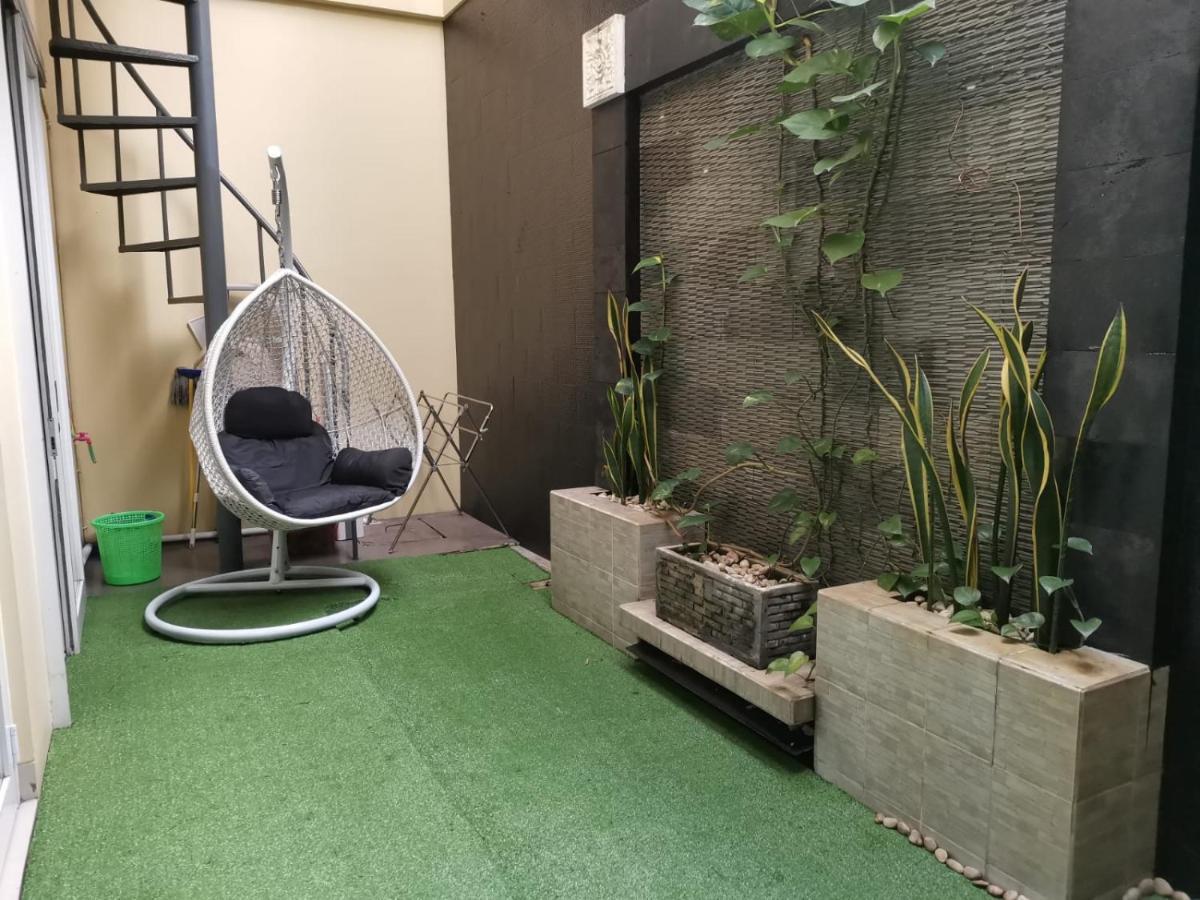 Platinum Setramurni Guest House Bandung 3Br Exterior foto